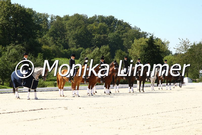 109M7144_Platzierung Dressur L_Dressur L_Mannschaft.JPG